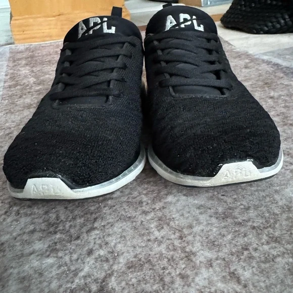 APL Women’s TechLoom Phantom Black / Metallic Silver Sneakers - Picture 5 of 8